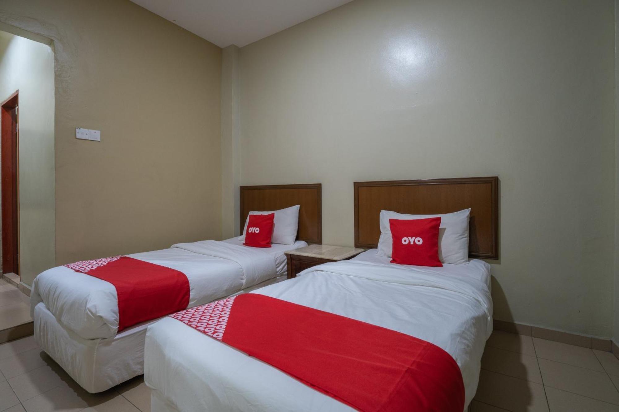 OYO 1194 Best Stay Hotel Pangkor Kampong Pasir Bogak Exterior foto